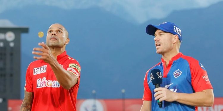 Shikhar Dhawan and David Warner during toss of an IPL match between Punjab Kings and Delhi Capitals (Image: iplt20.com)