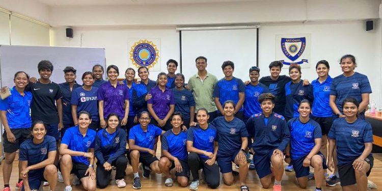 Rahul Dravid met the Indian Women's team at NCA ahead of their Bangladesh tour (Image: BCCI/Twitter)