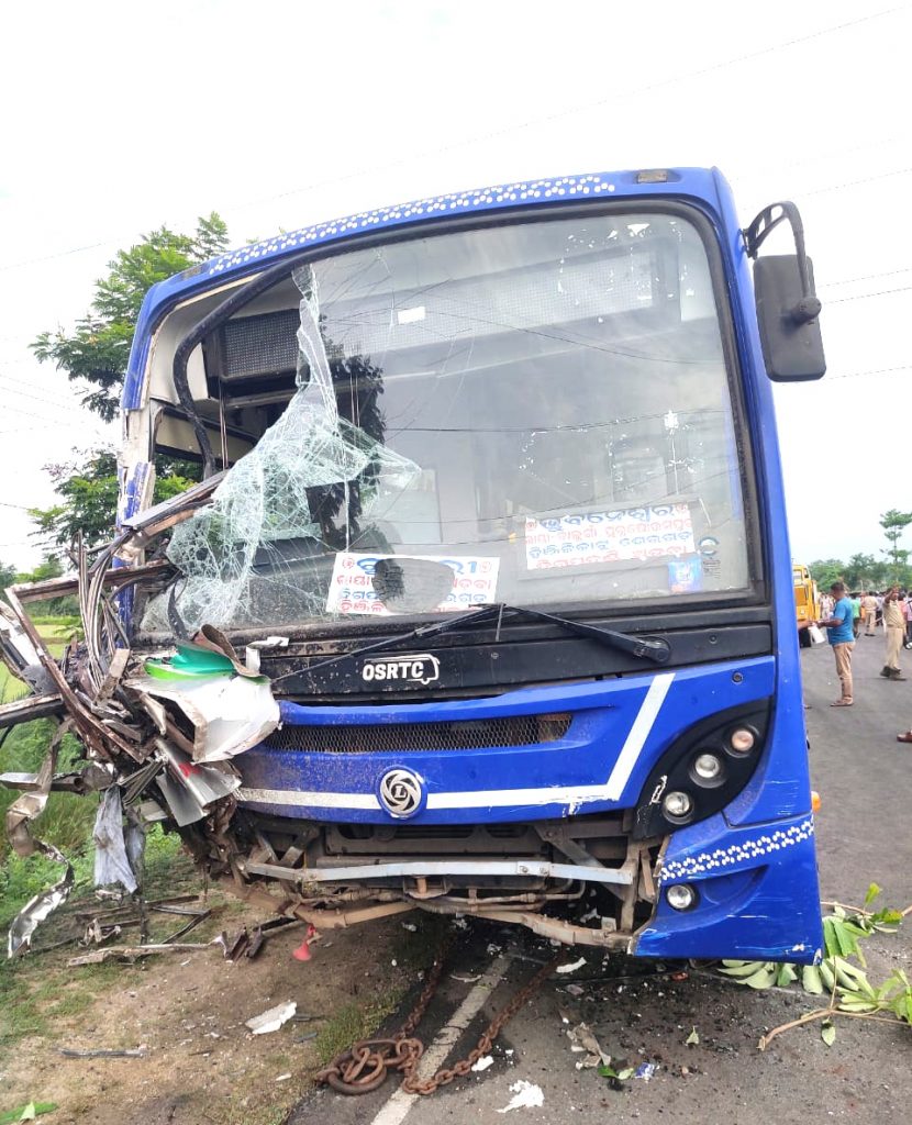 At least 12 killed, 7 injured after 2 buses collide head on in Odisha