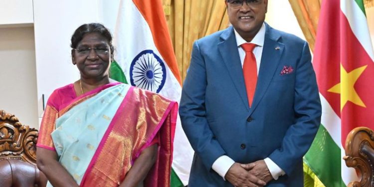 President Droupadi Murmu with her Suriname counterpart Chandrikapersad Santokhi (Image: MEAIndia/Twitter)