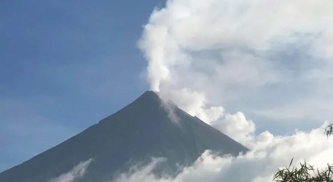 Mount Mayon (Image: Twitter)