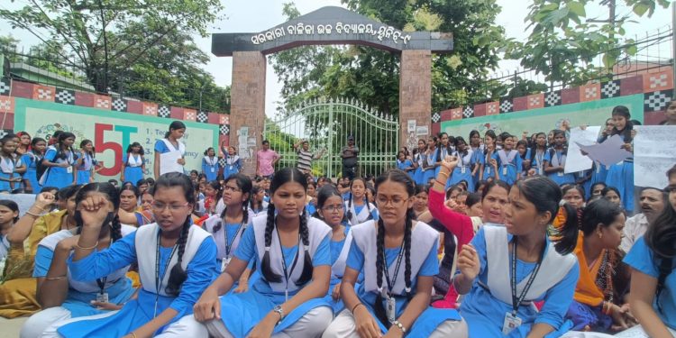 Bhubaneswar, School, Education, Protest, Unit-9,