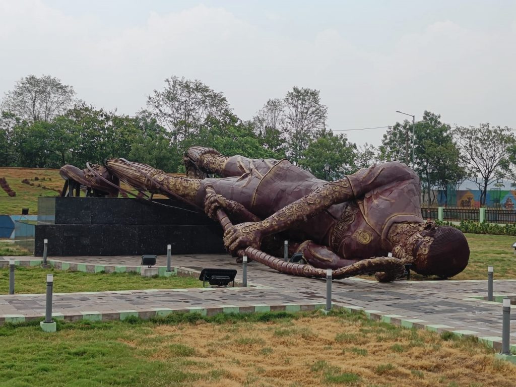 Odisha: Collapsed statue of Hockey player at Dhyanchand square near Rourkela airstrip still awaits restoration