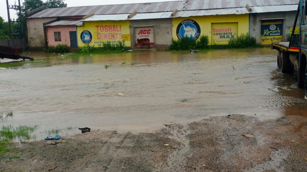 Odisha: Heavy rainfall causes severe disruption in road connectivity in several parts