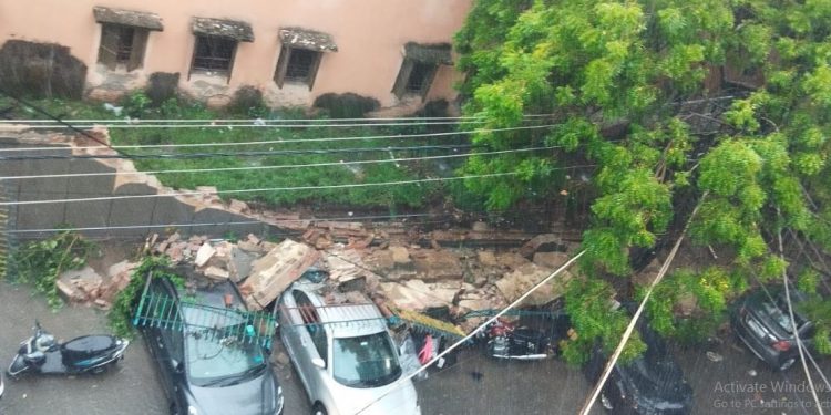 Delhi Government School wall collapses