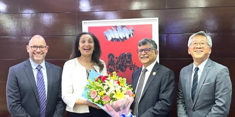 Bangladesh's Foreign Secretary Masud Bin Momen with US Under Secretary of State Uzra Zeya