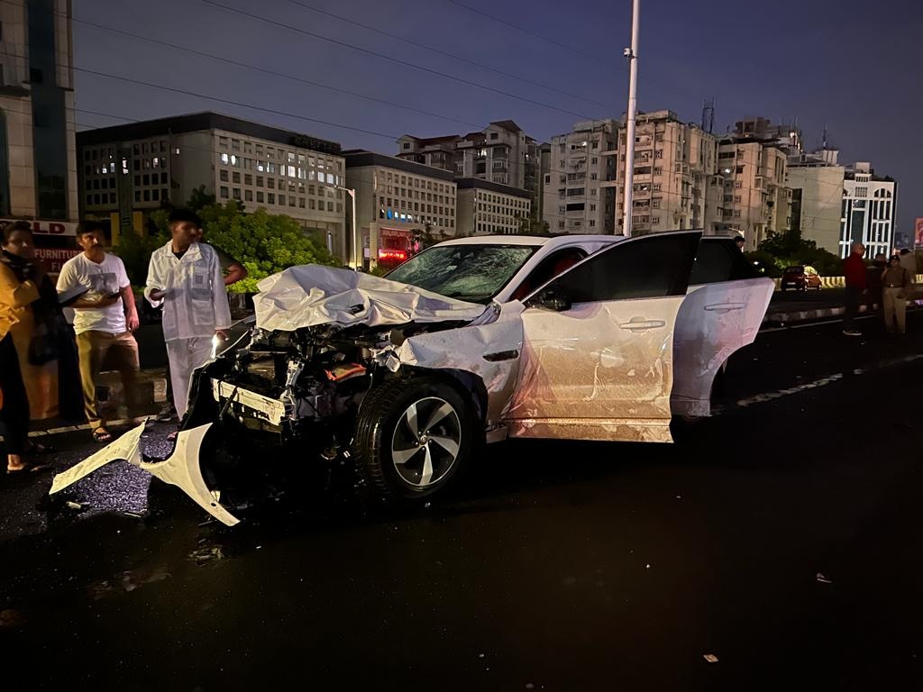 Ahmedabad speeding car ploughs into crowd at accident site; at least 9