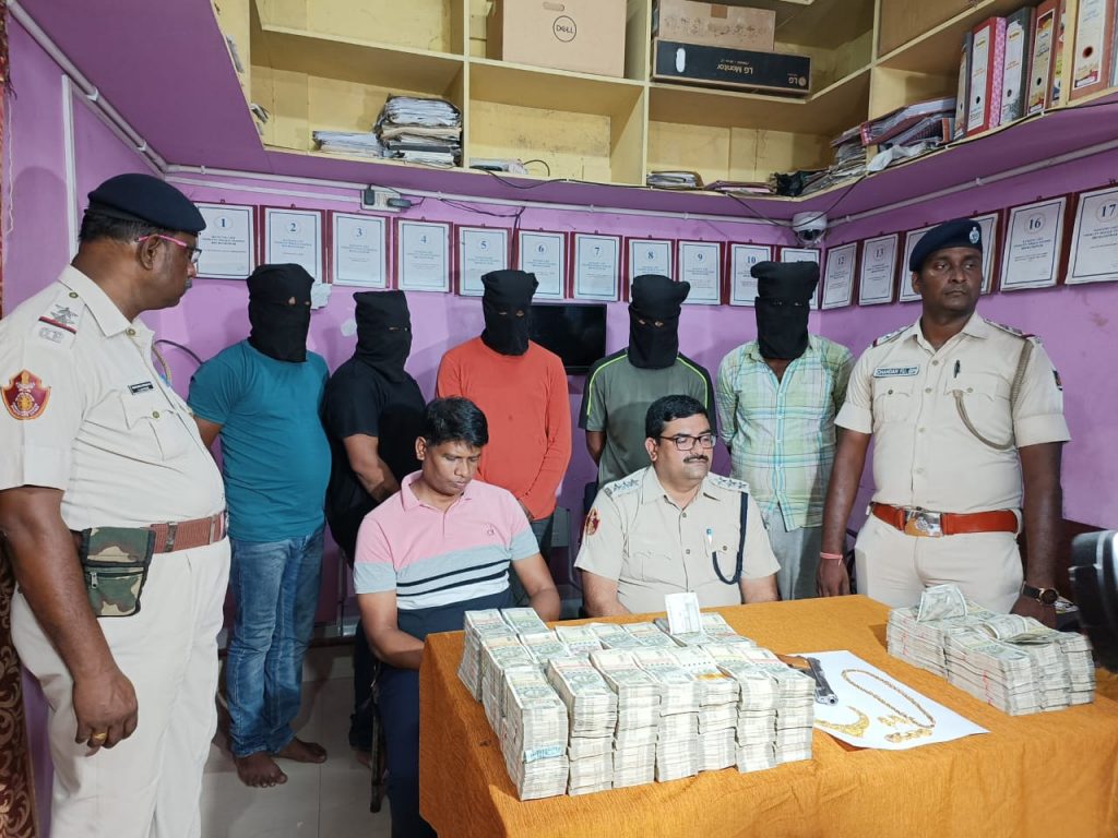 Five members of robber gang arrested in Bhubaneswar