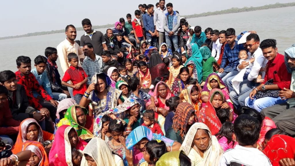 Boat Rules thrown to winds at river ghats of Kendrapara