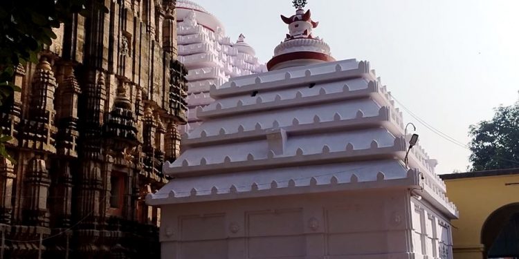 Loot at Sakhigopinath Temple in Puri