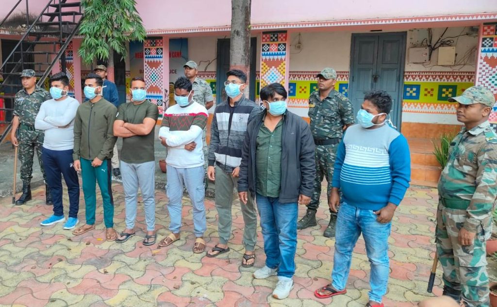 Balangir-foto-1- Arrested 7 Accused of fake Crypto currency case