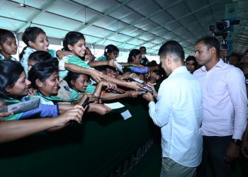 5T and Nabin Odisha Chairman Kartik Pandian interacting with students
during Nua-O programme at Sports Hostel Complex in Bhawanipur area in
Sundargarh district, Monday