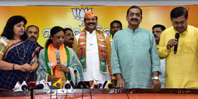 Expelled BJD MLA Prasanta Jagadev joins BJP