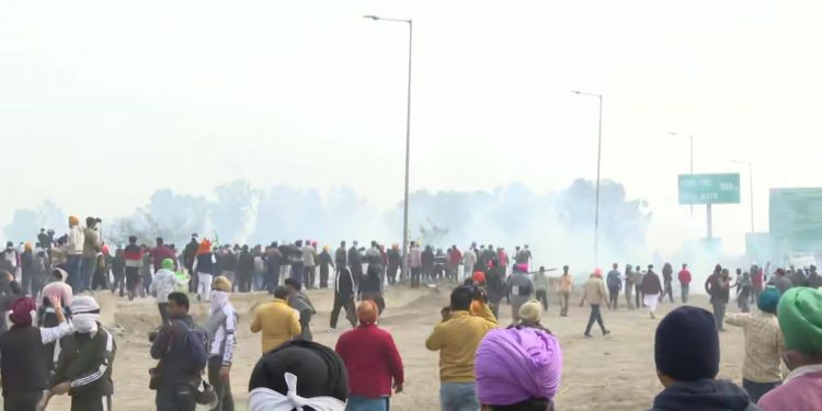 Farmers' protest march to Delhi: Haryana Police uses teargas shells