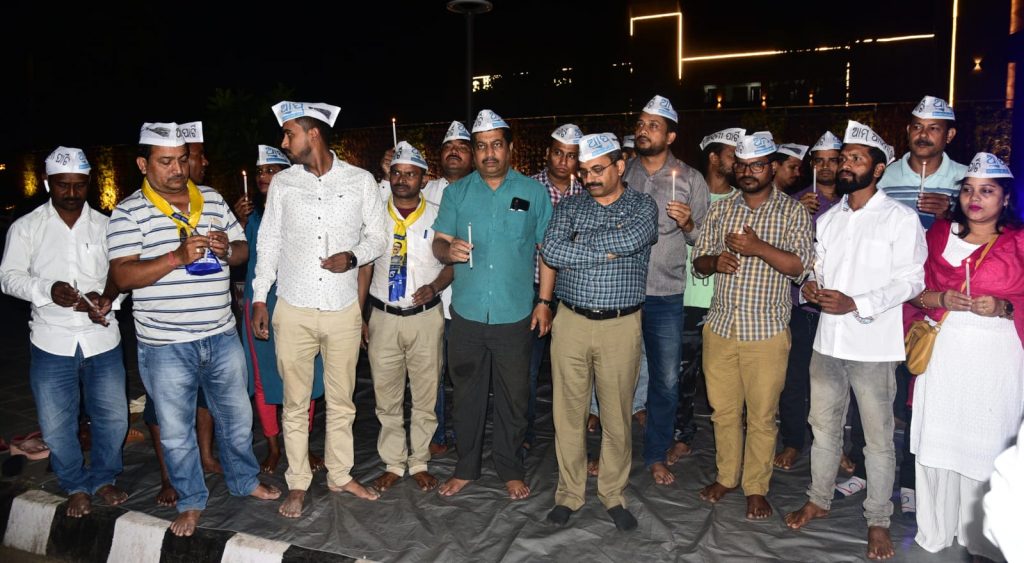 AAP supporters launch indefinite dharna in Bhubaneswar demanding Kejriwal's release