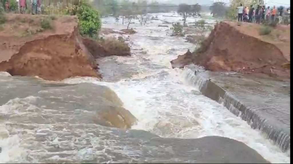 Indravati canal, Kalahandi, Odisha