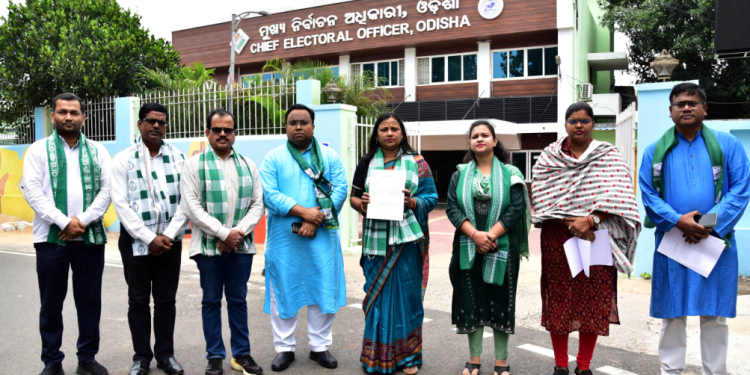 BJD moves EC accusing BJP leaders of defaming women workers