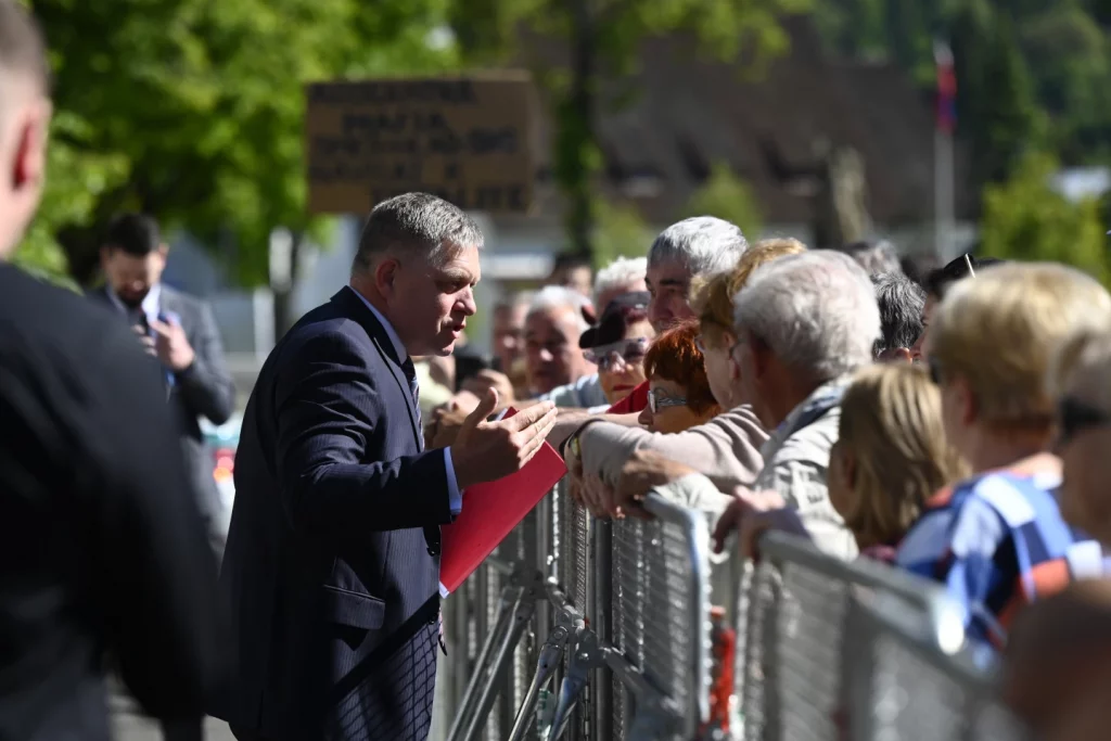 Slovakia's prime minister wounded in shooting