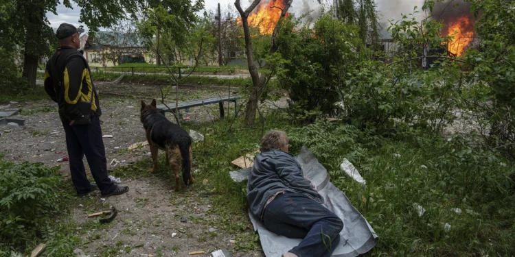 Thousands of civilians flee northeast Ukraine as Russia presses a renewed border assault