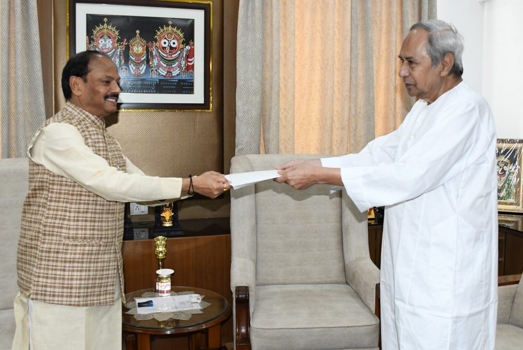 Naveen Patnaik quits as CM, submits resignation to Odisha Governor