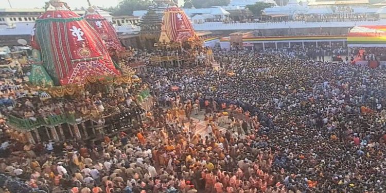 Puri Rath Yatra chariot pulling begins