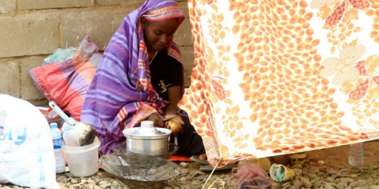 Sudanese civilians, already displaced by conflict, were evacuated to a makeshift campsite following deadly floods in Kassala (PC: AFP)