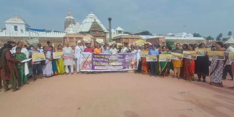 Puri Shankaracharya, others oppose to beach shack plan