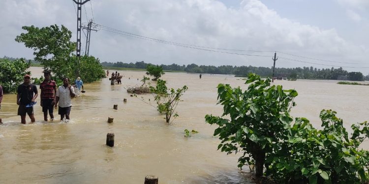 flood in subarnarekha river