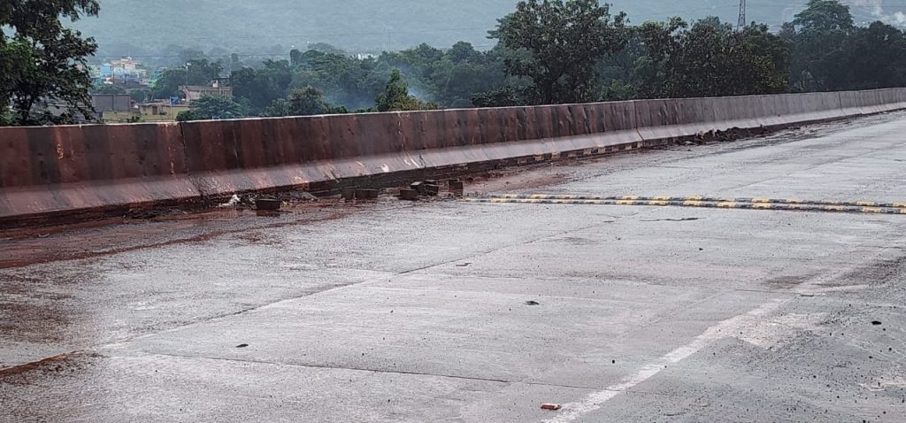 joda Flyover sinks