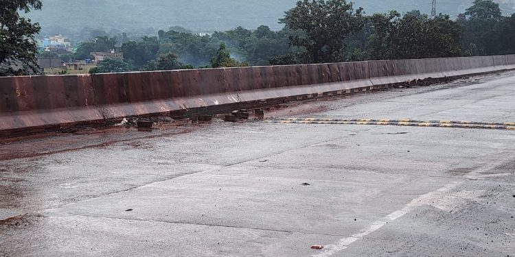 joda Flyover sinks