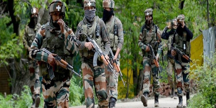 Shopian: Soldiers return back after a massive eight-hour search operation by security forces in around 20 villages of Jammu and Kashmir's Shopian district ended on May 4, 2017. (Photo: IANS)