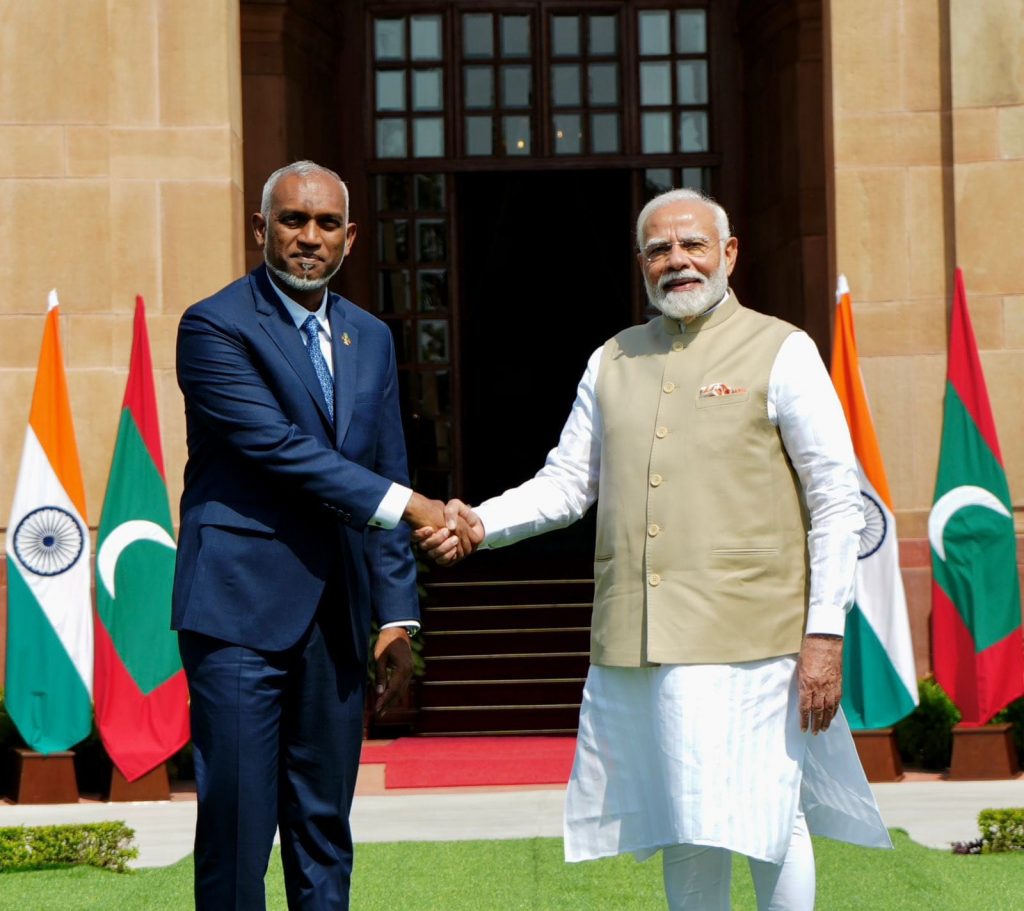 PM Modi meets Maldives President Muizzu