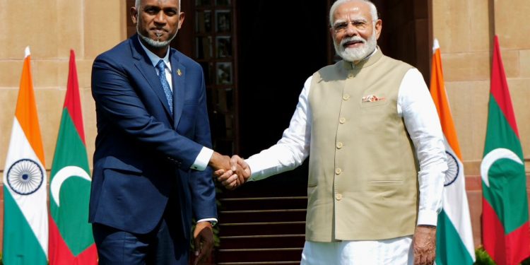 PM Modi meets Maldives President Muizzu