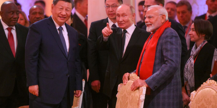 PM Modi, President Xi hold structured bilateral talks