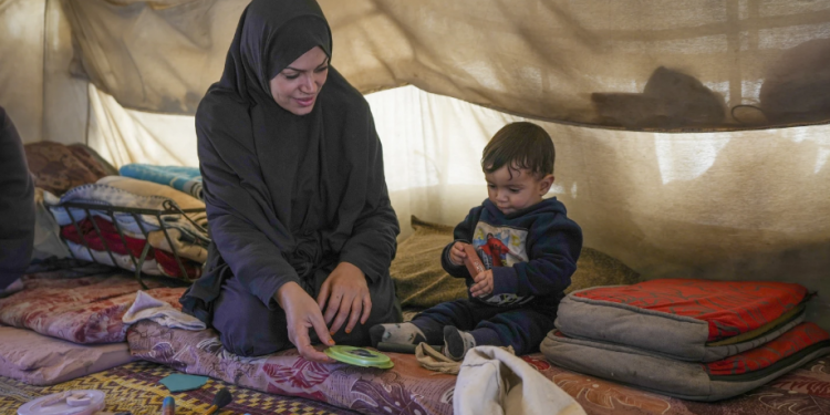 Gaza women face daily struggles amid tent camp hardships, loss of privacy