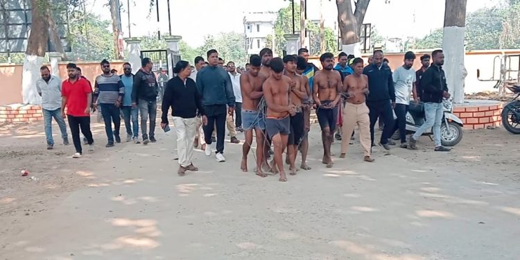 Eight Bengali-speaking workers stripped, paraded for 'misbehaving' with woman in Odisha's Sundargarh