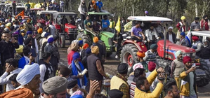 Farmers resume march from Shambhu border towards Delhi, stopped after walking for few metres