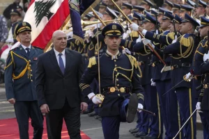 Lebanon's parl chooses army commander Aoun as president, ending 2-year deadlock