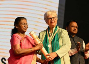 President Murmu confers Pravasi Bharatiya Samman awards