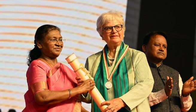 President Murmu confers Pravasi Bharatiya Samman awards