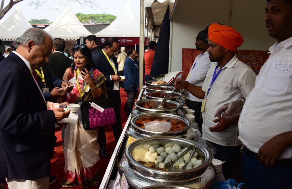 Guests from abroad lap up traditional Odia dishes at Pravasi Bharatiya Divas