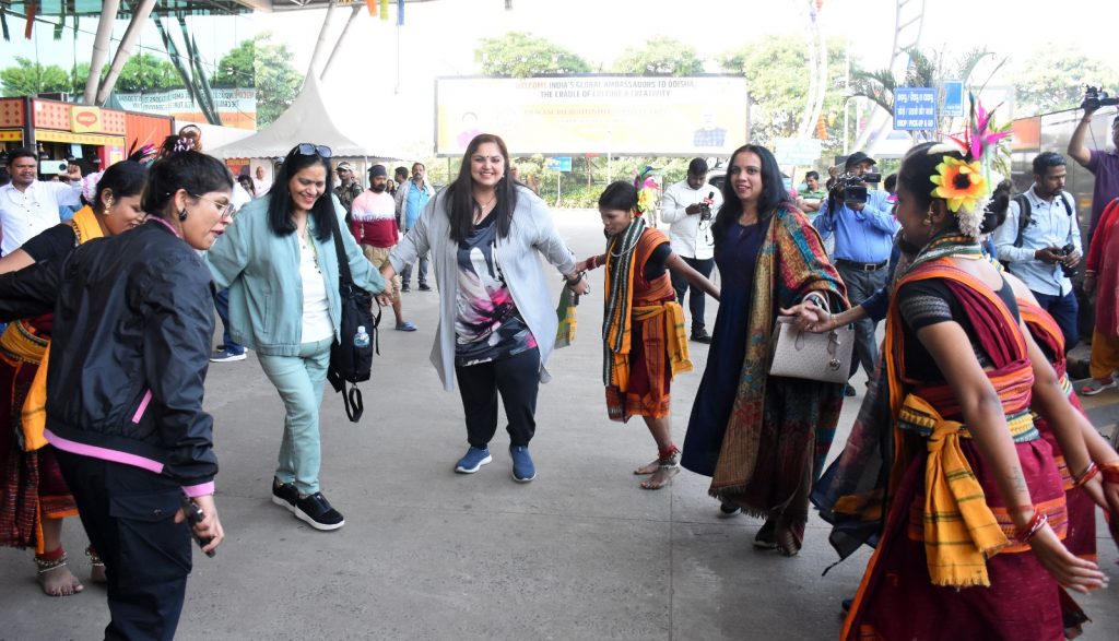 Ahead of the PBD convention, arriving Pravasi Bharatiyas dance with Sambalpuri dancers welcoming them at Bhubaneswar airport