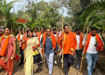 BJP MLA raises 'lathi' group to check obscene dance at 'jatra' shows