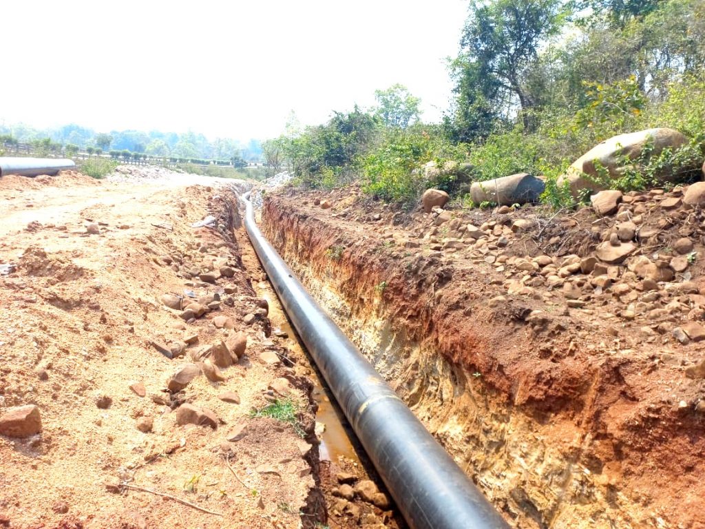 Pipeline work, heavy traffic hassles for jumbo passage