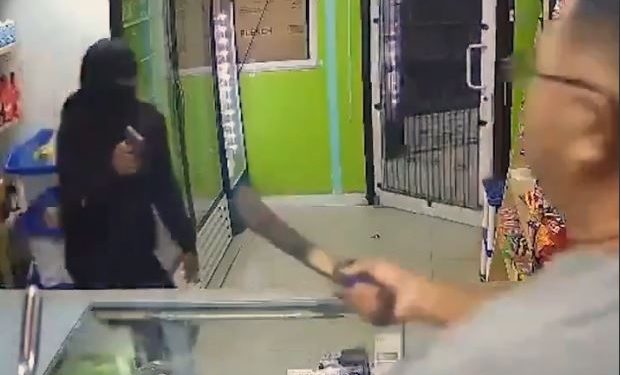 Watch viral video_Knife takes on gun; what happens next will blow your mind!