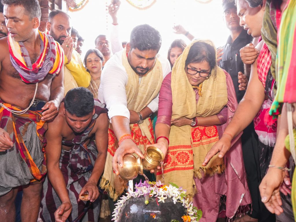 Akhandalamani temple