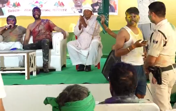 Watch video: Tej Pratap Yadav tells cop ‘perform thumka or face suspension’