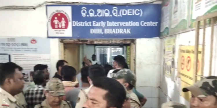 Patient stuck in hospital elevator dies of suspected suffocation